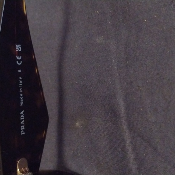 Prada sunglasses - Picture 4 of 5